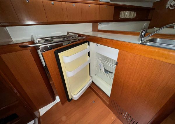 Beneteau Oceanis 37 image