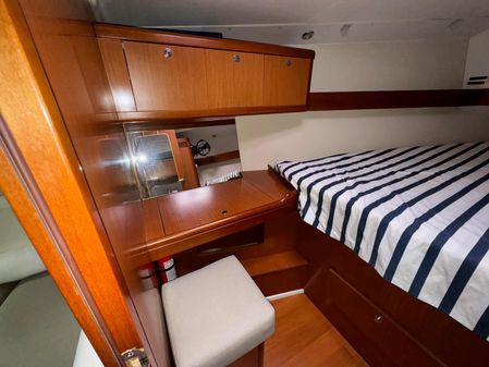 Beneteau Oceanis 37 image