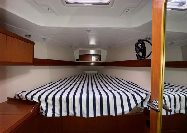 Beneteau Oceanis 37 image