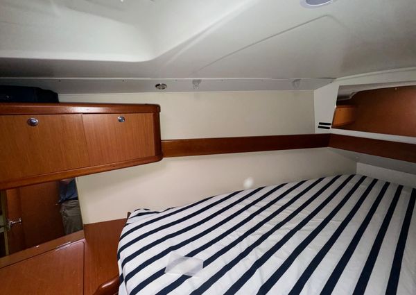 Beneteau Oceanis 37 image