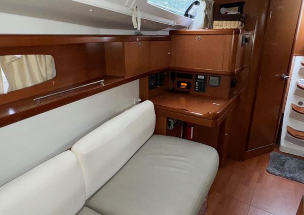 Beneteau Oceanis 37 image