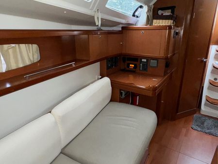 Beneteau Oceanis 37 image