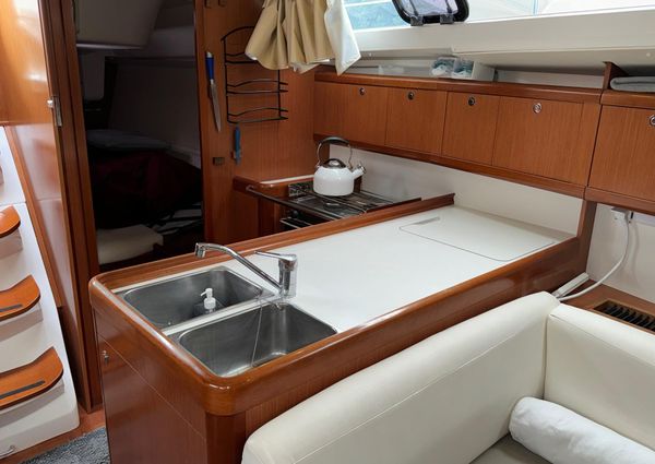 Beneteau Oceanis 37 image