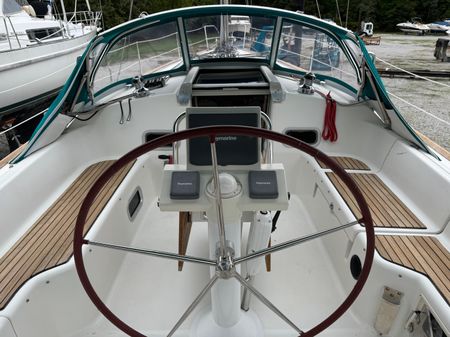 Beneteau Oceanis 37 image