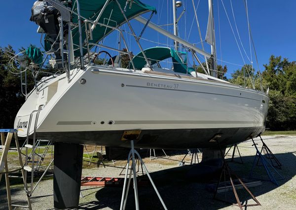 Beneteau Oceanis 37 image