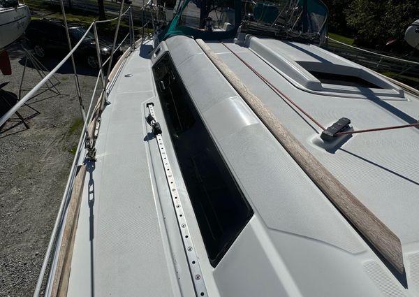 Beneteau Oceanis 37 image