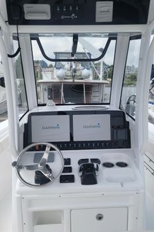 Sea Hunt Gamefish 27 Forward Seating image