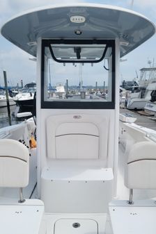 Sea Hunt Gamefish 27 Forward Seating image