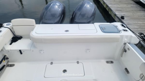 Sea Hunt Gamefish 27 Forward Seating image