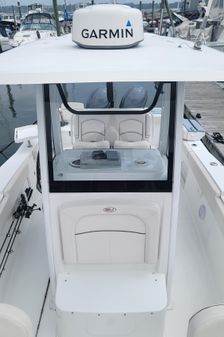 Sea Hunt Gamefish 27 Forward Seating image