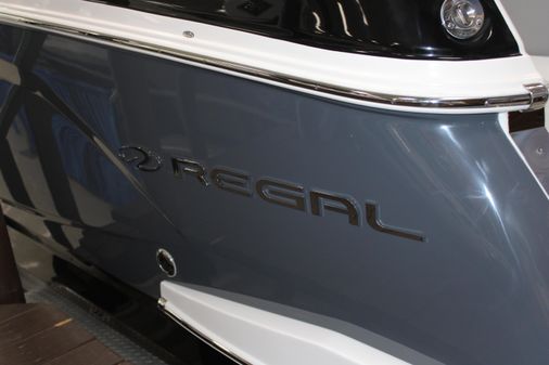 Regal 28-EXPRESS image