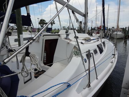 Hunter 326 image