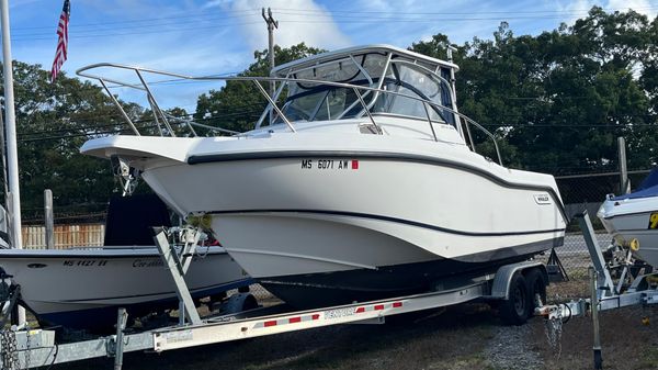 Boston Whaler 255 Conquest