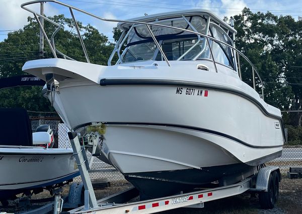 Boston Whaler 255 Conquest image