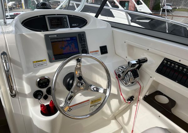 Boston Whaler 255 Conquest image