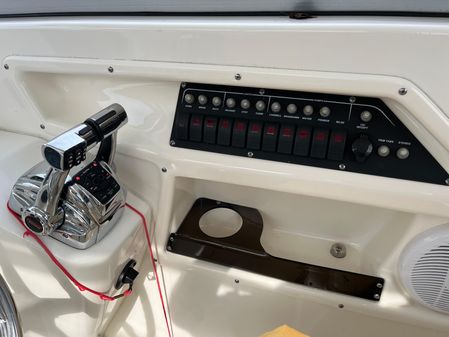 Boston Whaler 255 Conquest image