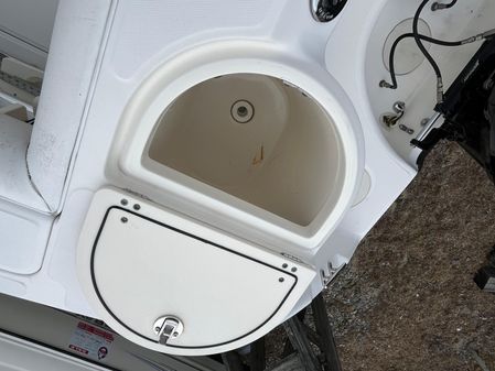 Boston Whaler 255 Conquest image