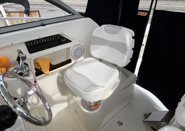 Boston Whaler 255 Conquest image