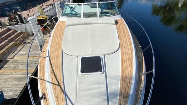 Trojan 400 Express Yacht