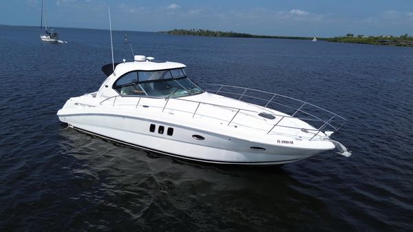 Sea Ray Sundancer 380 image