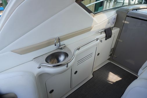 Sea Ray Sundancer 380 image