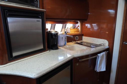 Sea Ray Sundancer 380 image