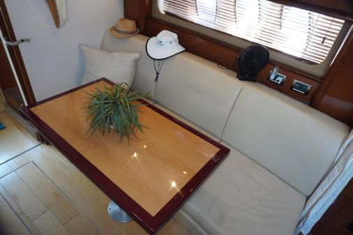 Sea Ray Sundancer 380 image