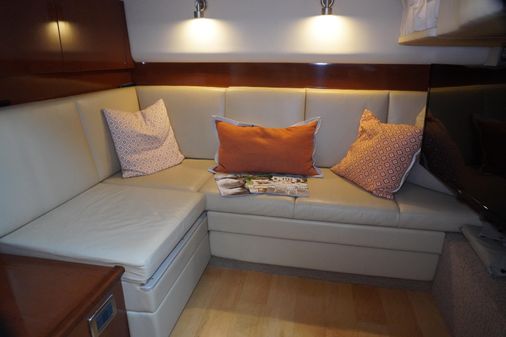 Sea Ray Sundancer 380 image