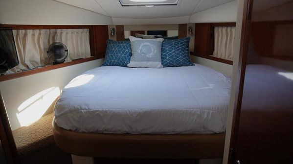 Sea Ray Sundancer 380 image