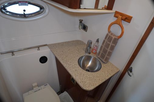 Sea Ray Sundancer 380 image