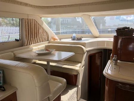 Sea-ray 560-SEDAN-BRIDGE image