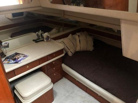 Sea-ray 560-SEDAN-BRIDGE image