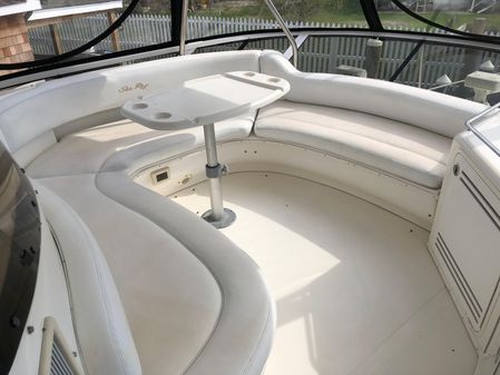 Sea Ray 560 Sedan Bridge image