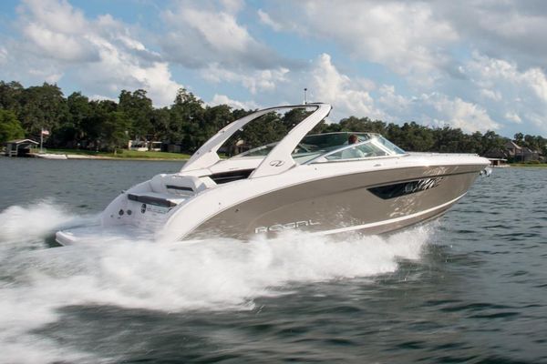 Regal 3300 Bowrider - main image