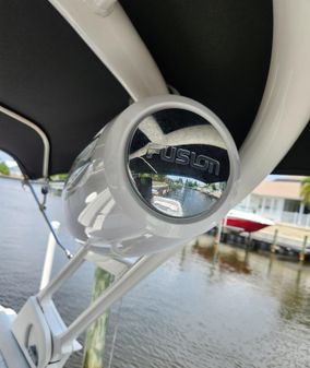 Sea Ray SDX 250 Outboard image