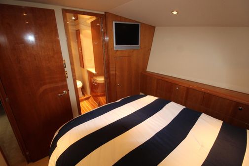 Hatteras 50 Convertible image