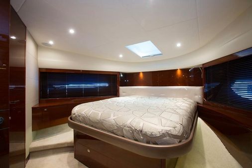 Princess Flybridge 82 Motor Yacht image