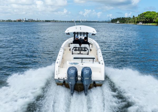 Cobia 262 Center Console image