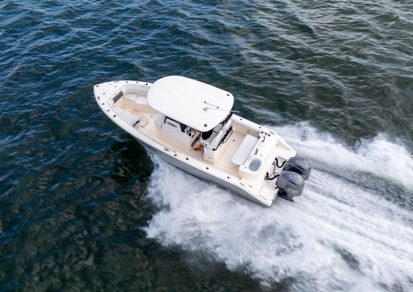 Cobia 262 Center Console image