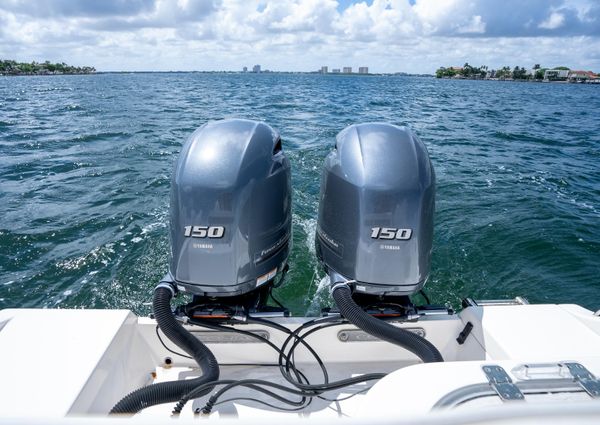 Cobia 262 Center Console image