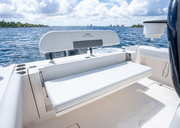 Cobia 262 Center Console image