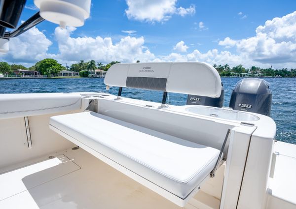 Cobia 262 Center Console image