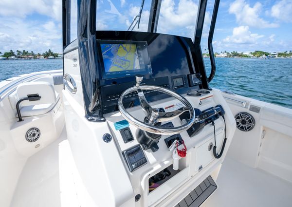 Cobia 262 Center Console image