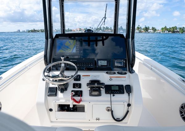 Cobia 262 Center Console image