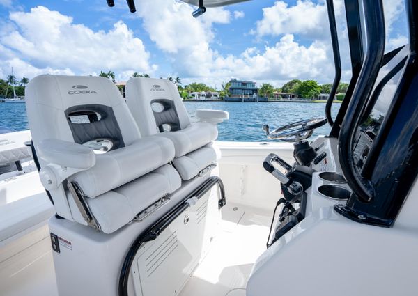 Cobia 262 Center Console image