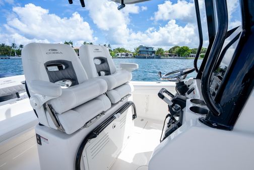 Cobia 262 Center Console image