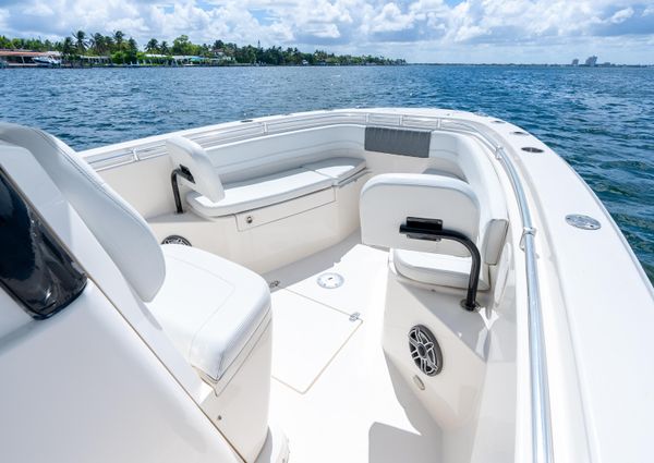 Cobia 262 Center Console image