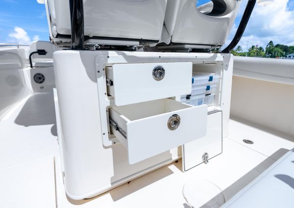 Cobia 262 Center Console image