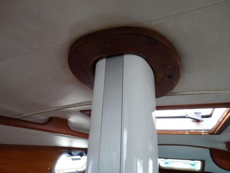 Ericson 32-200 image