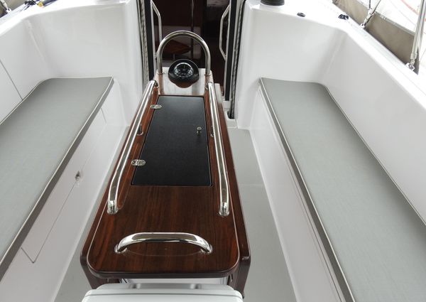 Catalina 425 image